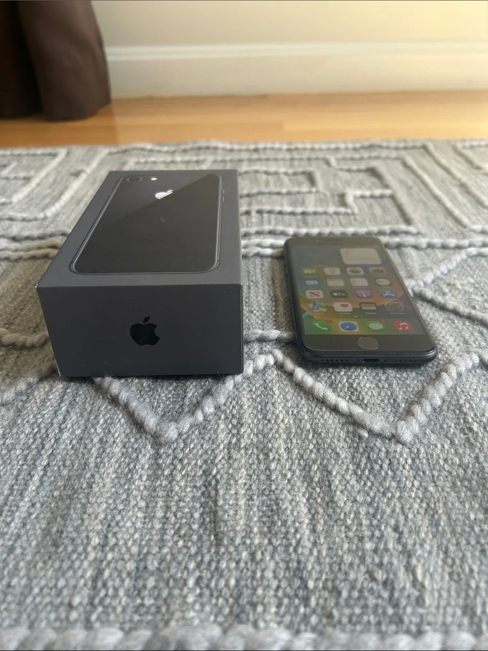 Apple iPhone 8, Space Gray, 64GB-Unlocked!! Authentic, Gently used for 2 years.